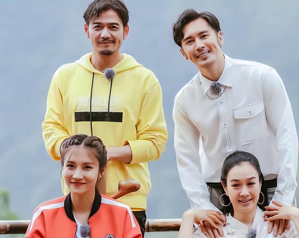 杨烁近况曝光，与妻子同框引热议