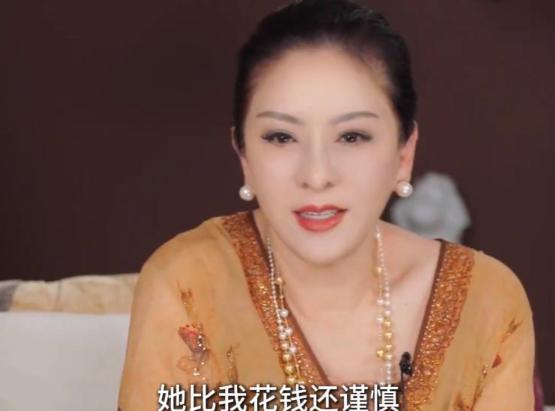 争宠出轨分居又如何，女星嫁入豪门全靠好婆婆？！