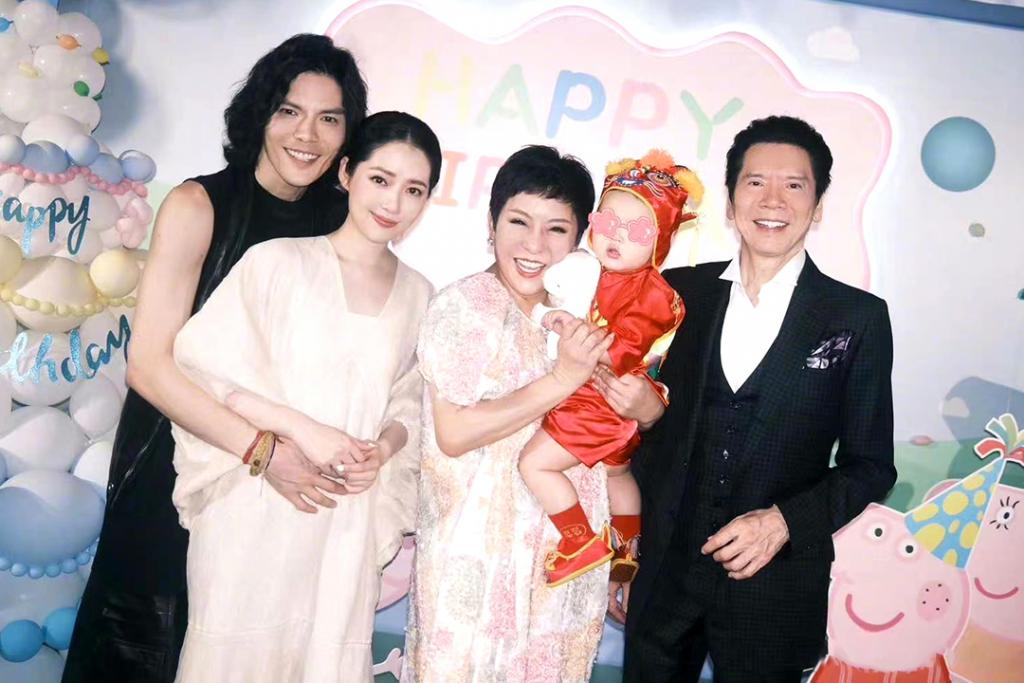 争宠出轨分居又如何，女星嫁入豪门全靠好婆婆？！