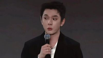 从美宝莲柜员到直播一哥，李佳琦的十年：一半是辉煌，一半是心酸