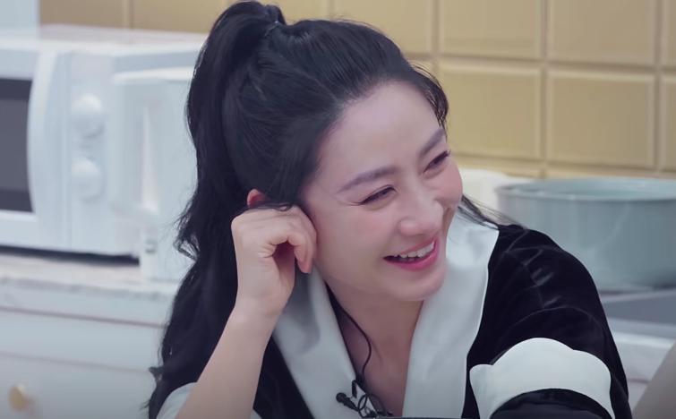 《浪姐7》里7位女星，带妆个个貌美如花，卸妆：大姐你是谁