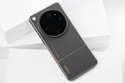 OPPO Find X9 Ultra评测：不只是手机 更是哈苏卡片机