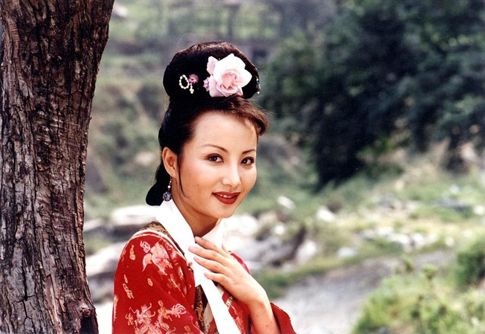 那些因疑似do脸被“毁掉”的古早女神：初见惊艳，再见惊悚？