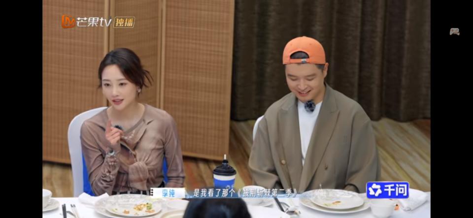 全网羡慕的恩爱，背后居然满是隐忍，幸福是演出来的？