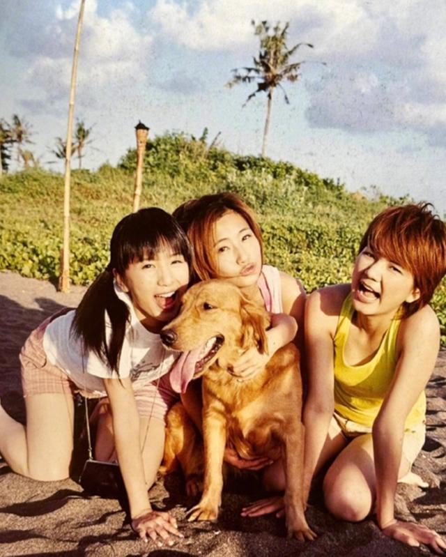 SHE合体爬山！Ella戴老花镜，田馥甄齿痕抢镜，任家萱手惹人心疼