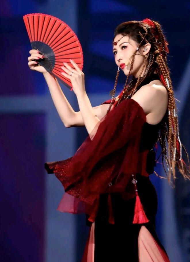 网传《浪姐7》三公师姐助阵，李斯丹妮又来了，蔡少芬回归是惊喜