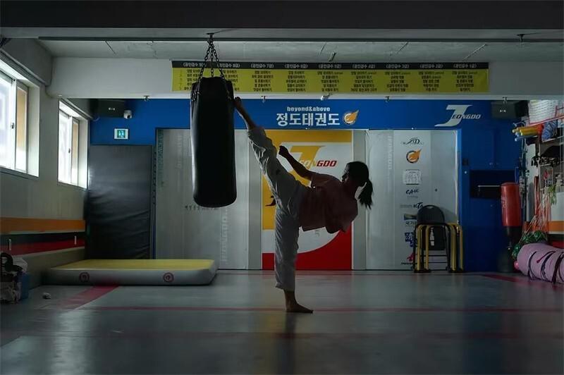 韩国电影又出神作！21个细节帮你更懂《世界的主人》