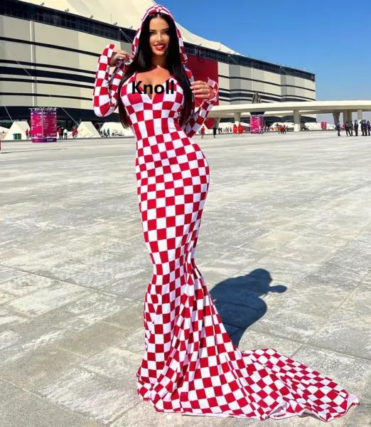 1米8的克罗地亚女模现身F1赛场,令摄影师分神,“最性感球迷”争议多