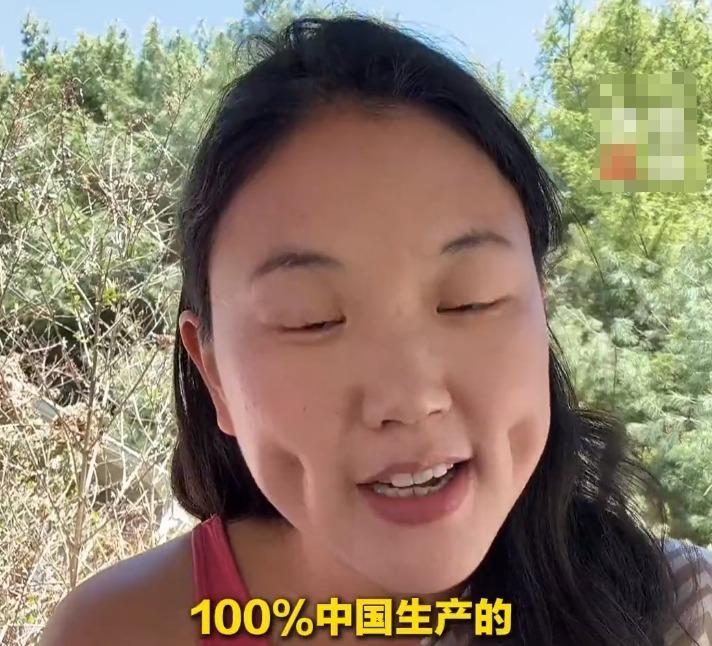 女网红发视频被质疑,酒窝大的有点夸张,她直言是天生的