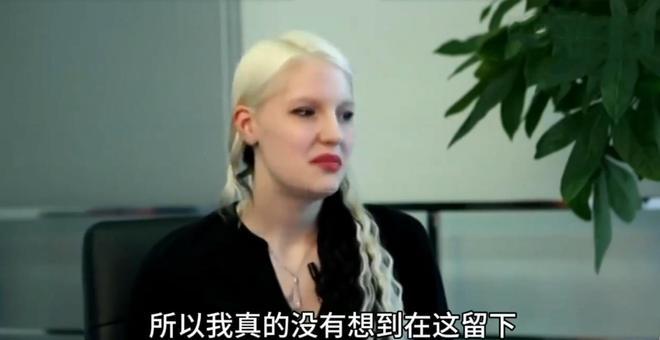 撒贝宁设宴款待妻子娘家人,冒雨游武汉,岳父母对女婿非常满意