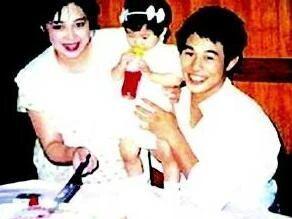 向太回应李连杰被指“抛弃前妻”,称其“当年净身出户,是好男人”