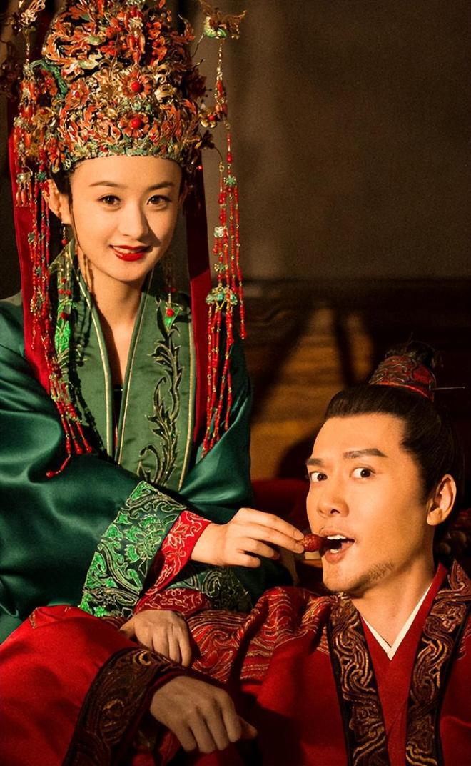 没想到,央剧《爱情没有神话》播出仅2天,冯绍峰竟实现口碑逆转