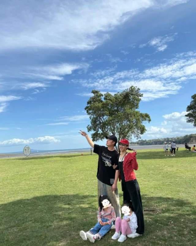 上海街头偶遇陈赫,跟张子萱走一起显普通,穿增高鞋裤子依旧拖地