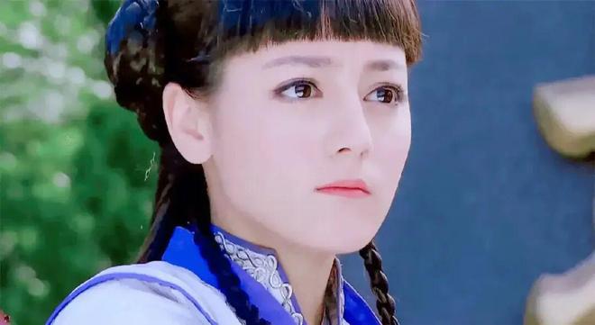 她的脸也垮了?!