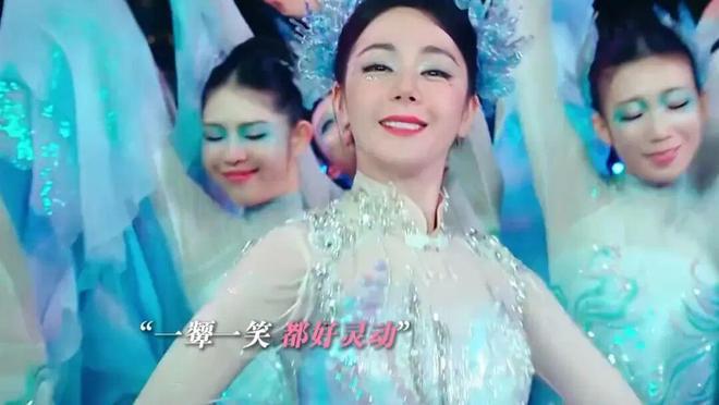 她的脸也垮了?!