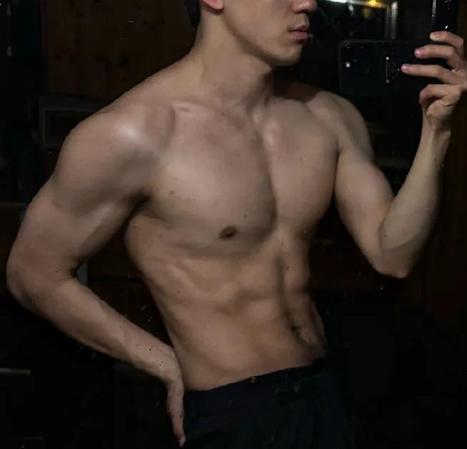 男明星学历造假塌房,转型当健身网红,这个圈子不用学历