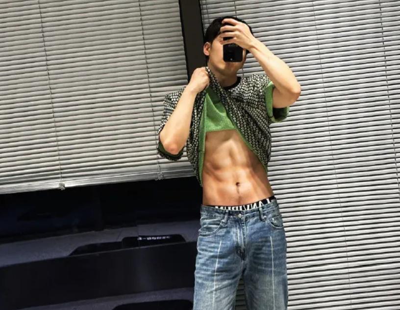 男明星学历造假塌房,转型当健身网红,这个圈子不用学历