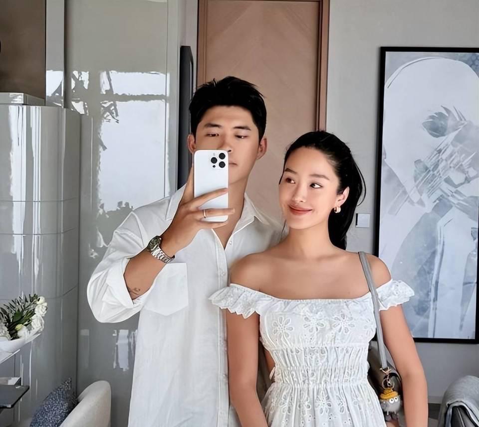 张婧仪、周也被认错,贵圈那些撞脸的双生花,暗战故事比剧精彩?