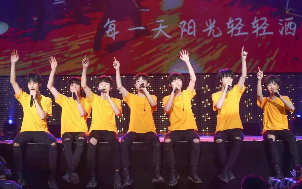 他还在开演唱会,就被父亲通知要断绝父子关系?