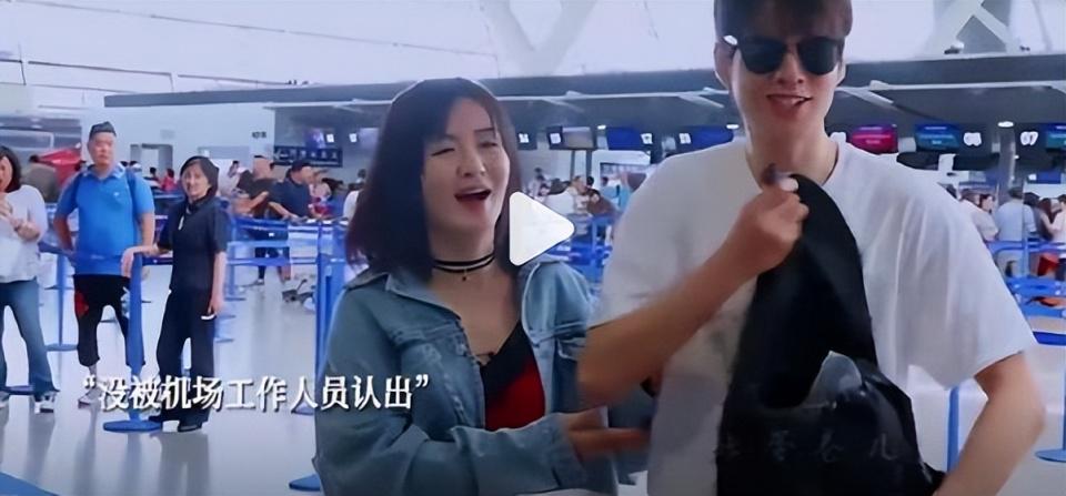 谢娜演唱会魏大勋不现身惹猜测,才懂娱乐圈的人情世故有多尴尬