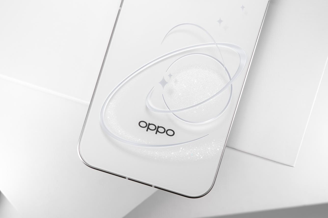 OPPO Reno16 系列图赏:从没见过的手机造型 一眼怦然心动