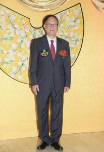89岁TVB老戏骨钟景辉逝世，睡梦中安详离开，曾患肠癌一生未婚育